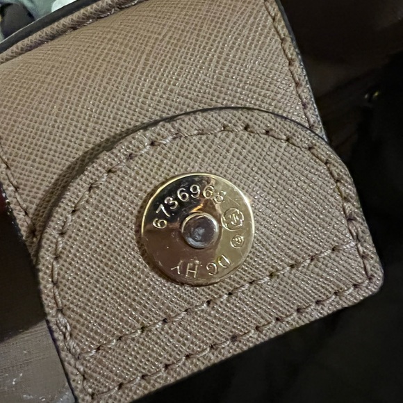 Michael Kors Hamiltion Bag - Picture 4 of 4